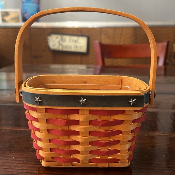 Longaberger 2001 Patriotic Inaugural Basket, 2 protectors, liner and Tie-On - Picture 2 of 6